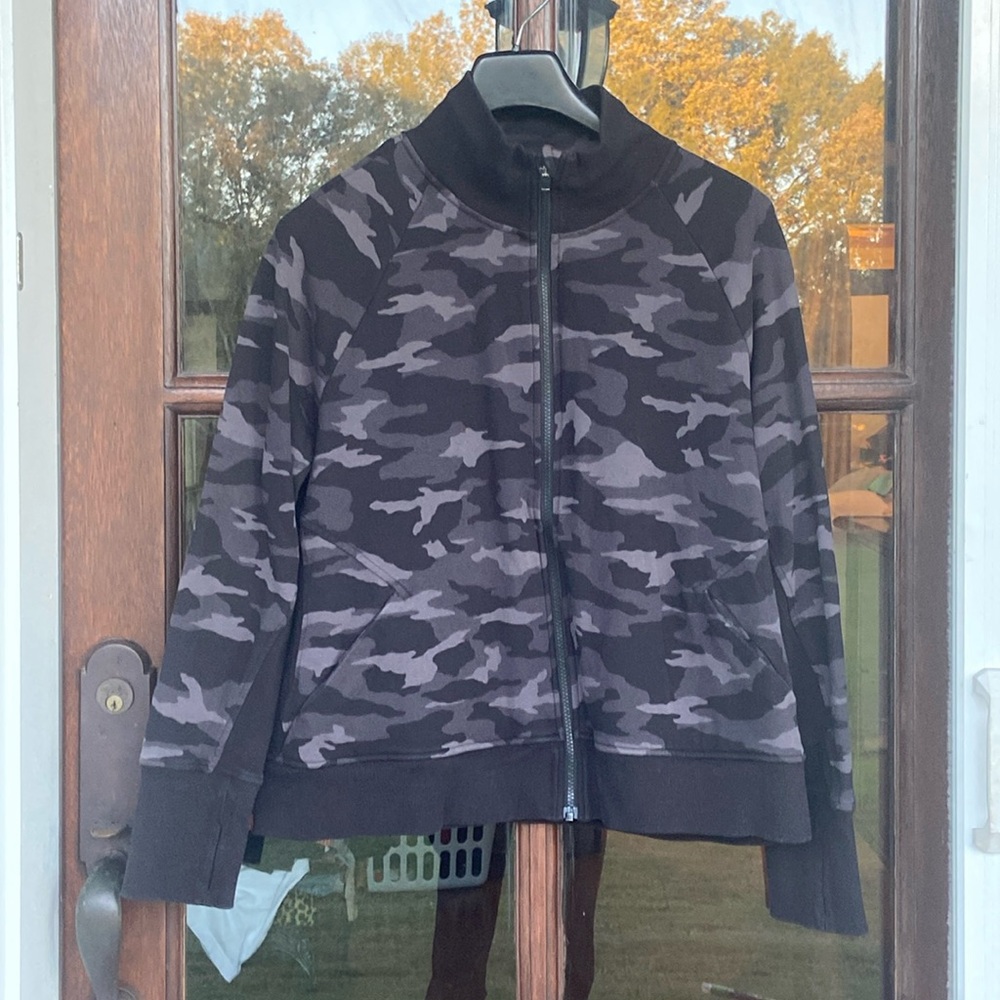 ATHLETA‎ Triumph camo full zip fleece lined jacket. Size 1X